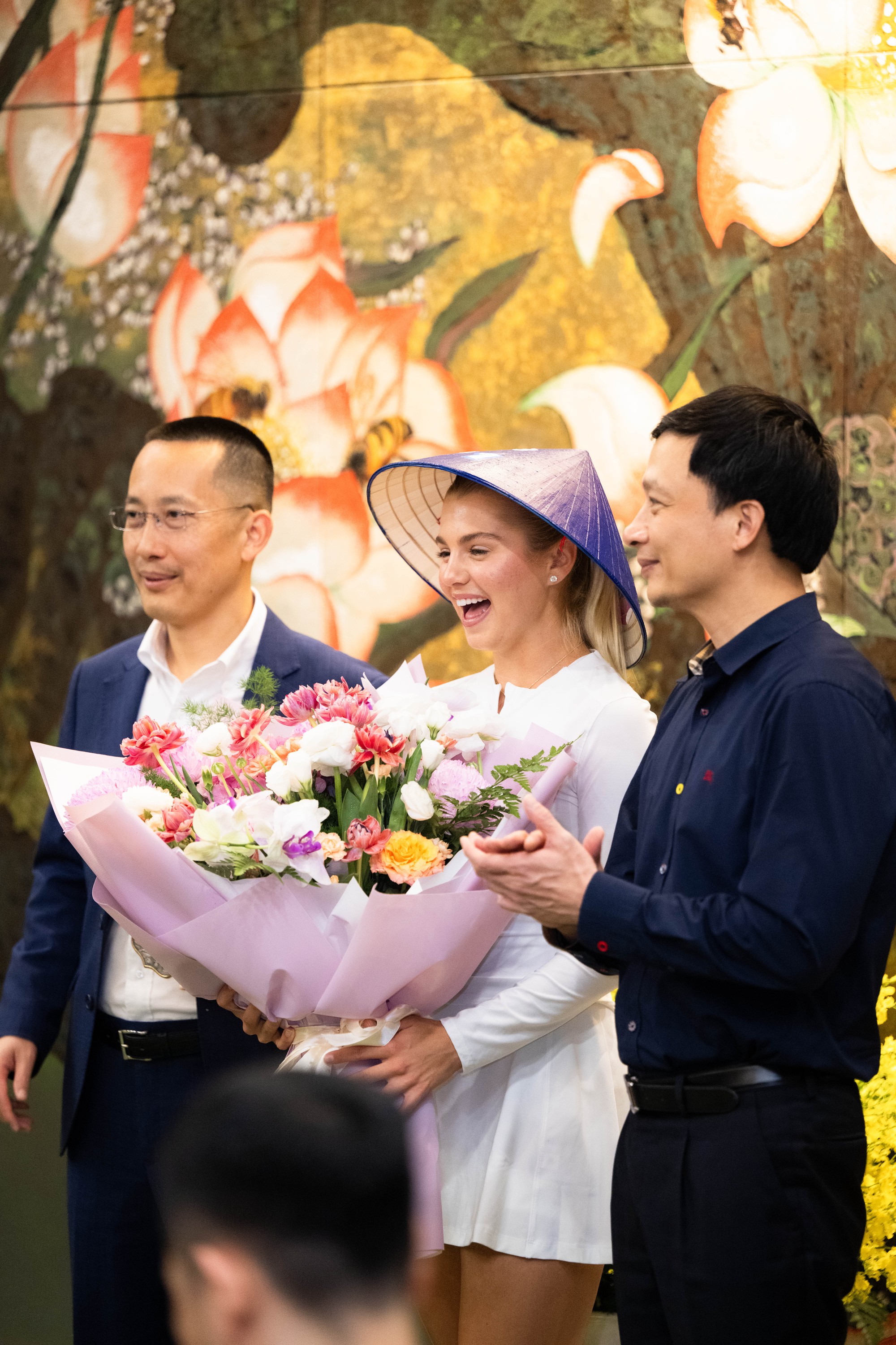 “When Top 1 Meets Top 1”: VĐV Pickleball số 1 thế giới Anna Leigh Waters và MB lan tỏa thông điệp “When Top 1 Meets Top 1”: VĐV Pickleball số 1 thế giới Anna Leigh Waters và MB lan tỏa thông điệp