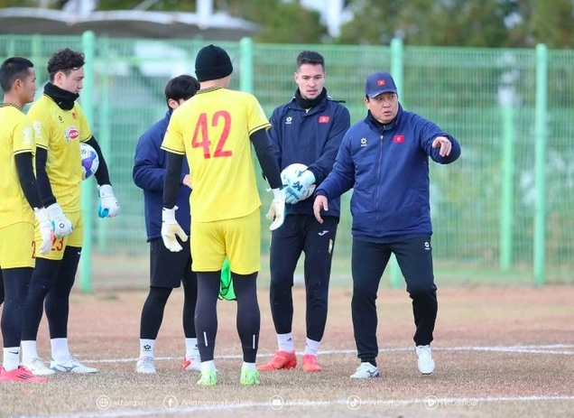 VFF và nước cờ cực sáng suốt, thủ môn đội tuyển Việt Nam càng được nâng chất: Là vì…
- Ảnh 1. VFF và nước cờ cực sáng suốt, thủ môn đội tuyển Việt Nam càng được nâng chất: Là vì…
- Ảnh 1.