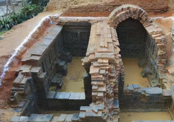 Phát hiện mộ cổ 500 năm hợp táng 2 người đàn ông: Văn bia hé lộ sự thật xót xa- Ảnh 1.