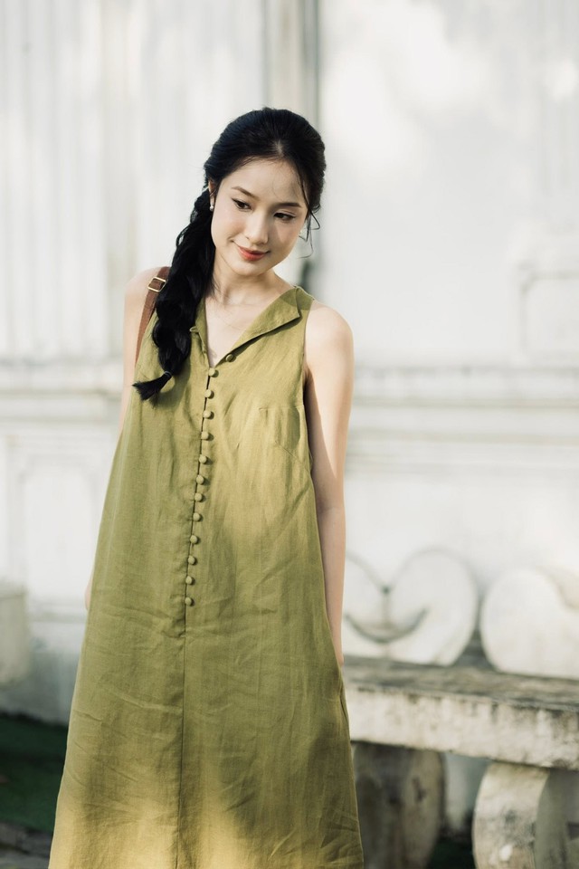 Váy suông dài từ linen, lụa, tơ là xu hướng nổi bật mùa nắng- Ảnh 1.