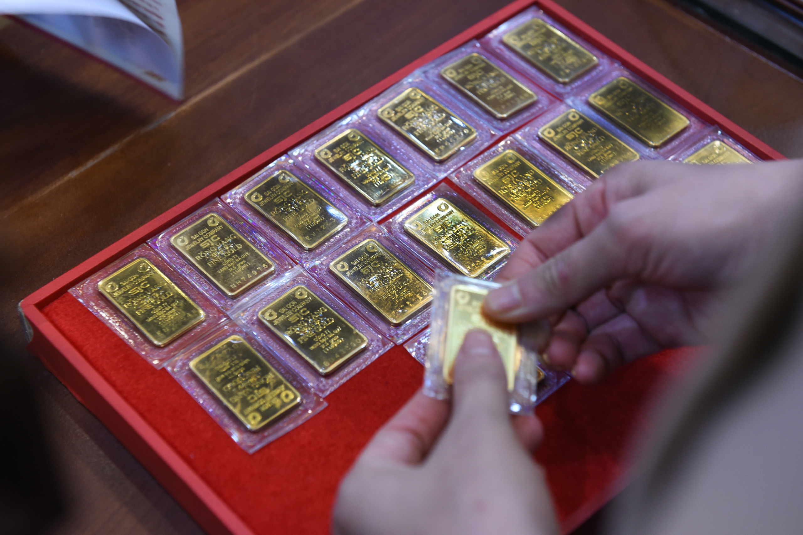 Vay vàng và 'sập'- Ảnh 1. Vay vàng và 'sập'- Ảnh 1.