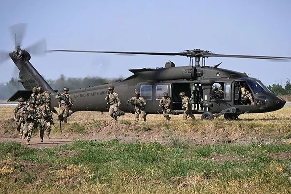 Vì sao Mỹ cần 155 máy bay, hàng trăm đặc nhiệm giải cứu phi công ở Iran? - 1