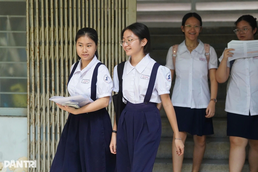 Vì sao chưa thể bỏ thi lớp 10, kỳ thi ám ảnh đời học sinh - 1