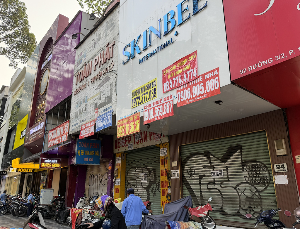 Vì sao kinh tế mặt tiền giảm sức hấp dẫn?- Ảnh 1. Vì sao kinh tế mặt tiền giảm sức hấp dẫn?- Ảnh 1.