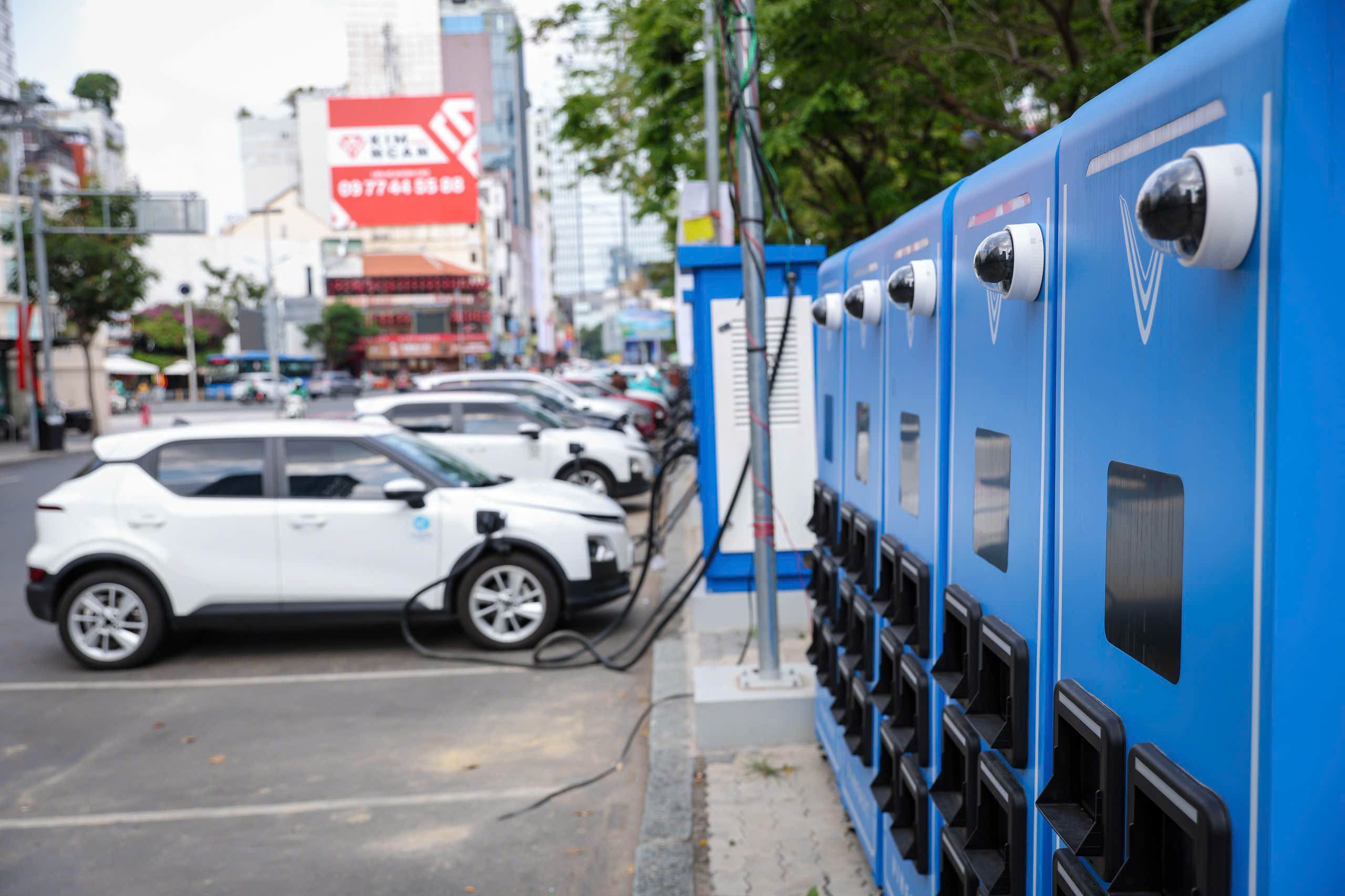 Việt Nam miễn bắt buộc tái chế pin xe điện, có lo hàng triệu tấn rác pin? 2 Việt Nam miễn bắt buộc tái chế pin xe điện, có lo hàng triệu tấn rác pin? - Ảnh 2.