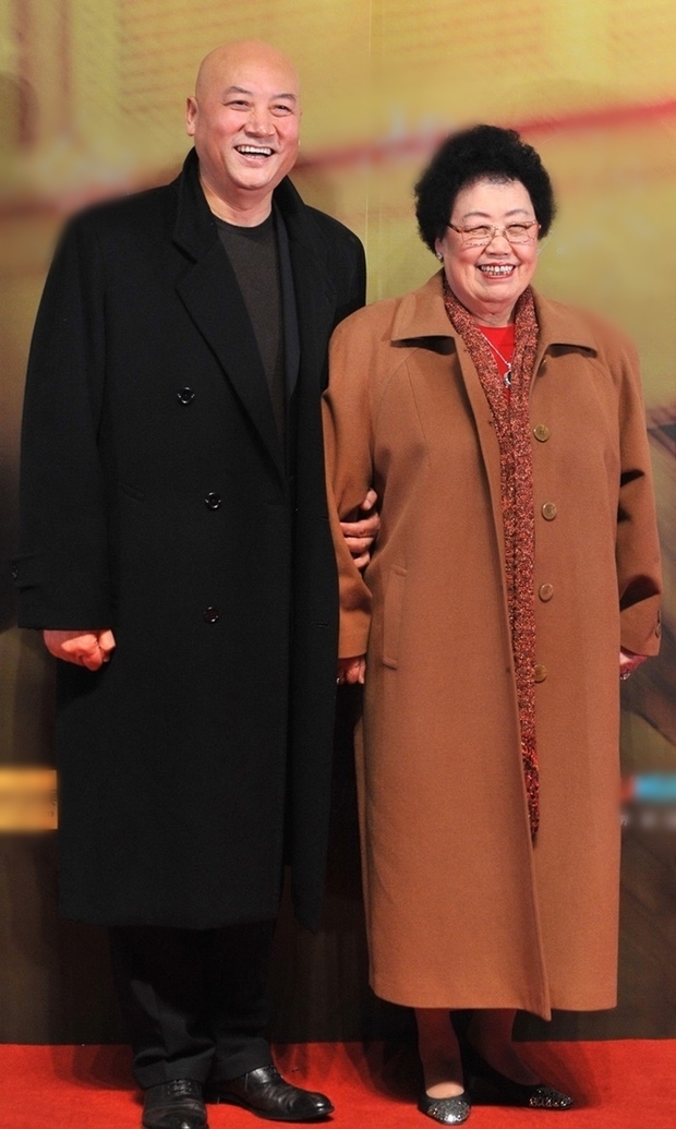 Ông Trì Trọng Thụy thường cùng vợ công tác, dự sự kiện. Ảnh: Ifeng