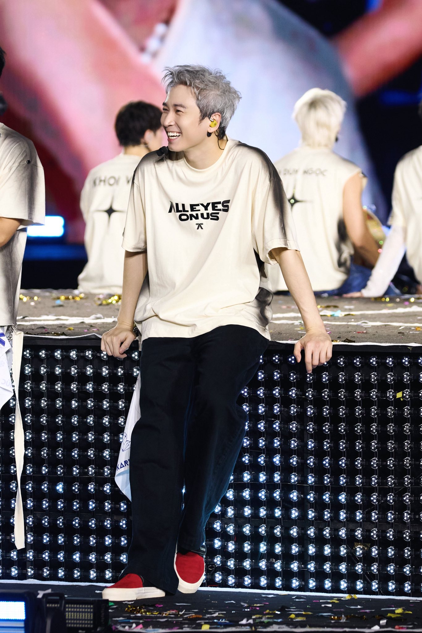 Vợ của Karik là người thế nào?- Ảnh 1. Vợ của Karik là người thế nào?- Ảnh 1.