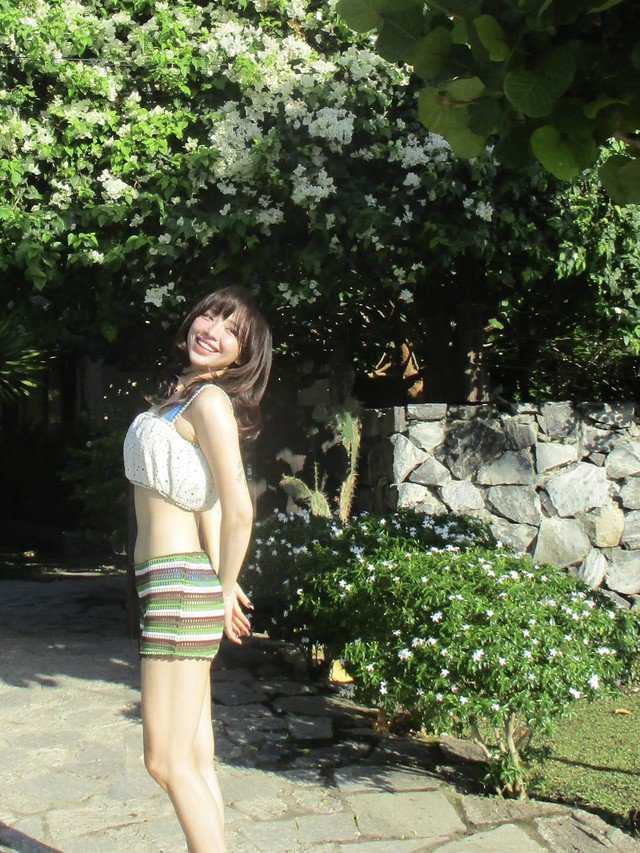 Vòng eo con kiến của nữ ca sĩ 37 tuổi vừa viral trong lễ trao giải 'Làn sóng xanh' - 1