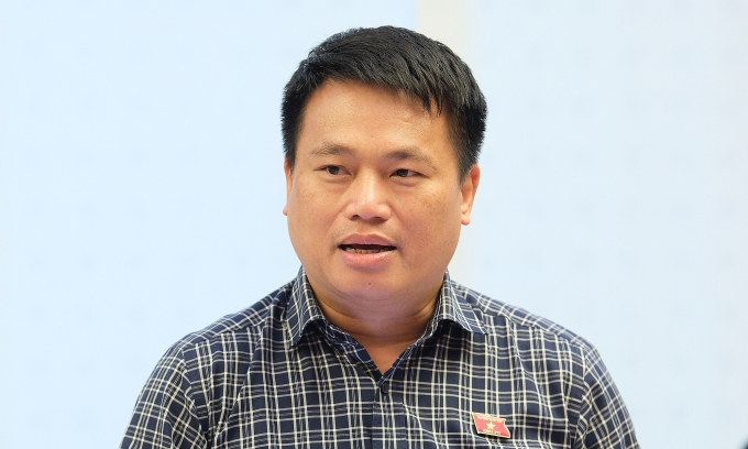 Ông Đặng Ngọc Huy, Phó chủ nhiệm Ủy ban Công tác Đại biểu của Quốc hội phát biểu tại phiên thảo luận sáng 10/4. Ảnh: Anh Tú