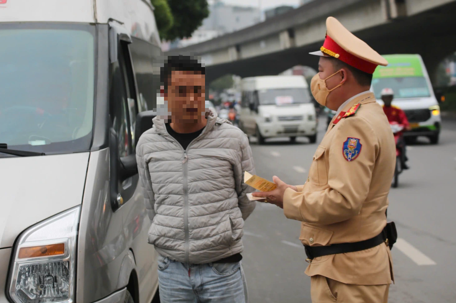 'Xe ghép' cạnh tranh thiếu công bằng, gây thất thu ngân sách 1 'Xe ghép' cạnh tranh thiếu công bằng, gây thất thu ngân sách? - Ảnh 1.