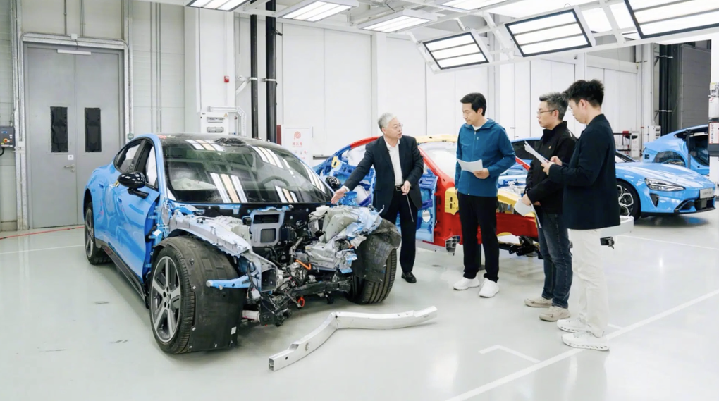 Xiaomi lại phát sóng trực tiếp buổi tháo rời xe để chứng minh chất lượng - 1